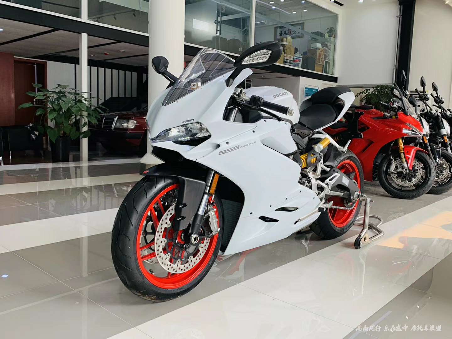 出售18年二手大貿杜卡迪panigale959白色未繳稅上牌狀態